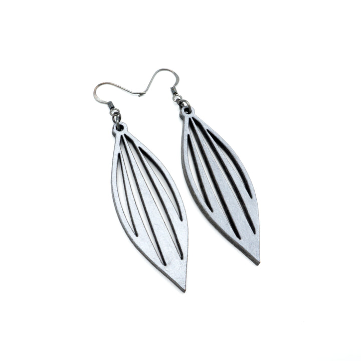 Petal 04 [S] // Leather Earrings - Silver - LIGHT RAZOR DESIGN STUDIO
