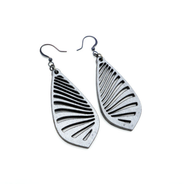 Gem Point 09 [M] // Leather Earrings - Silver - LIGHT RAZOR DESIGN STUDIO