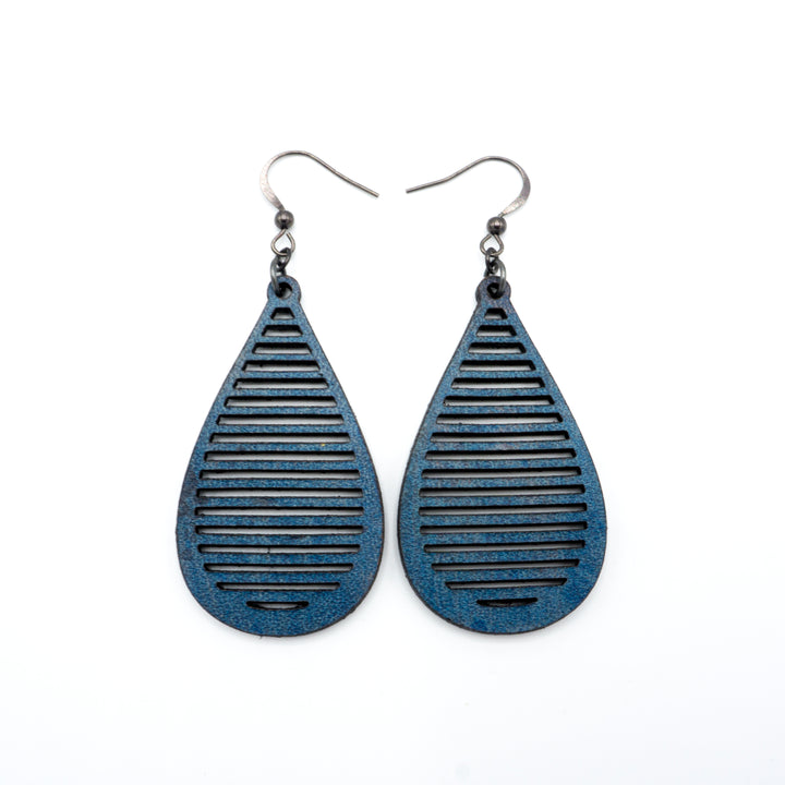 Drop 05 [S] // Leather Earrings - Navy Blue - LIGHT RAZOR DESIGN STUDIO