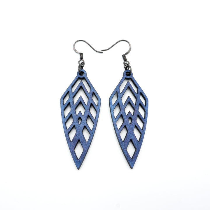 Arrowhead 02 [S] // Leather Earrings - Purple Pearl - LIGHT RAZOR DESIGN STUDIO