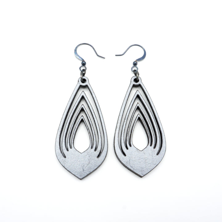 Gem Point 08 [M] // Leather Earrings - Silver - LIGHT RAZOR DESIGN STUDIO