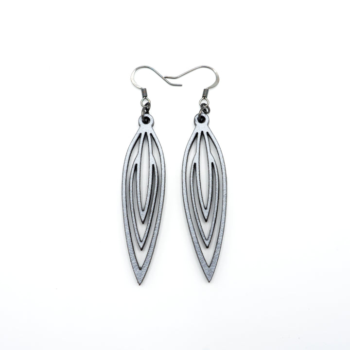 Totem 01 [S] // Leather Earrings - Silver - LIGHT RAZOR DESIGN STUDIO