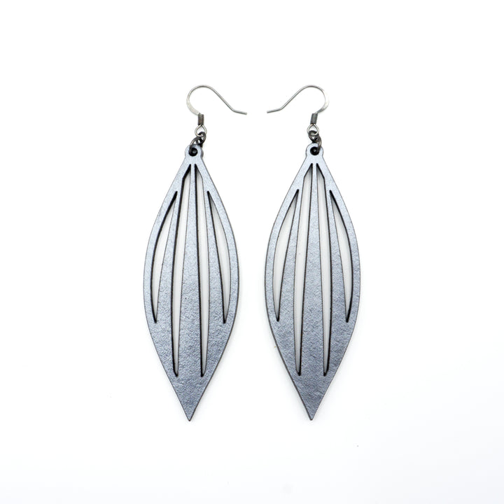 Petal 04 [L] // Leather Earrings - Silver - LIGHT RAZOR DESIGN STUDIO