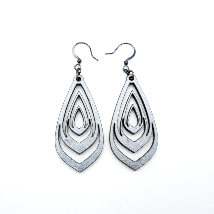Gem Point 07 [M] // Leather Earrings - Silver - LIGHT RAZOR DESIGN STUDIO