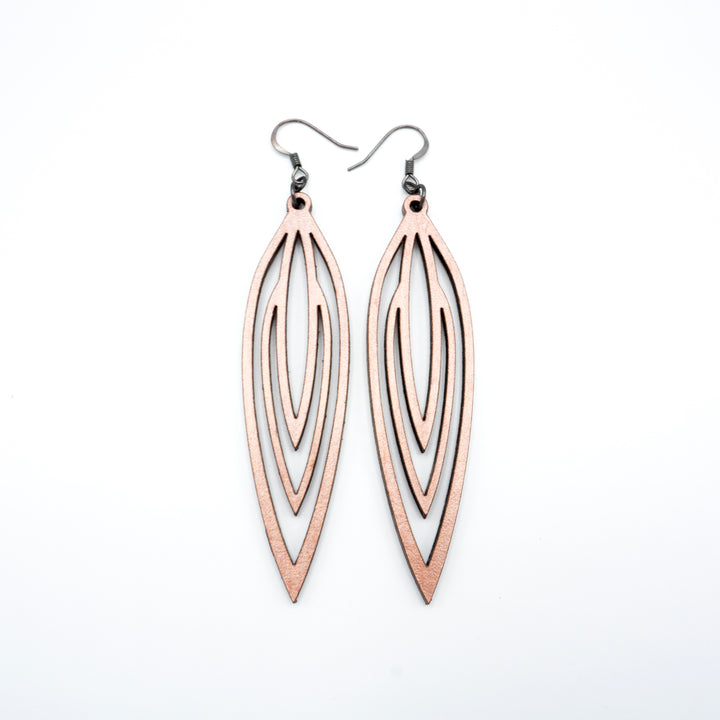 Totem 01 [L] // Leather Earrings - Pink Pearl - LIGHT RAZOR DESIGN STUDIO