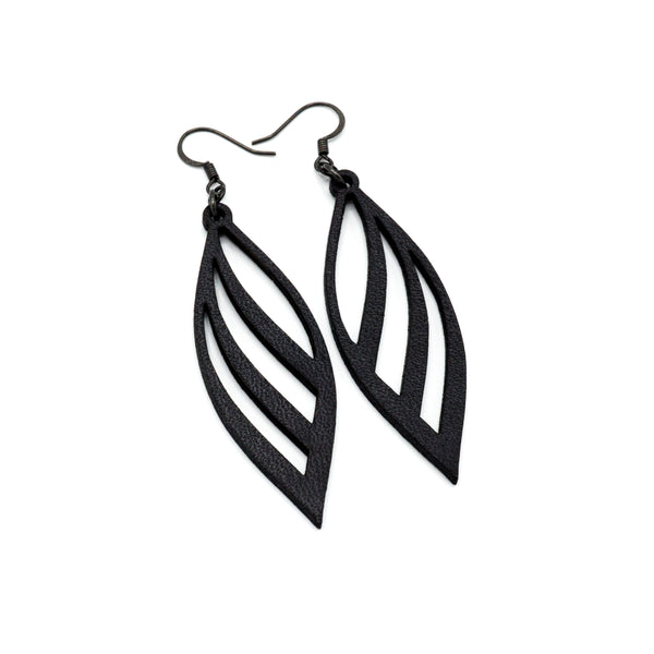 Petal 01 [S] // Leather Earrings - Black - LIGHT RAZOR DESIGN STUDIO