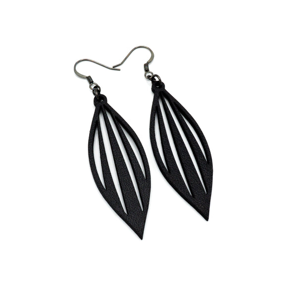 Petal 04 [S] // Leather Earrings - Black - LIGHT RAZOR DESIGN STUDIO