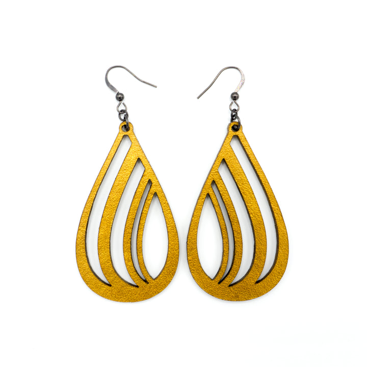 Drop 02 [L] // Leather Earrings - Gold - LIGHT RAZOR DESIGN STUDIO