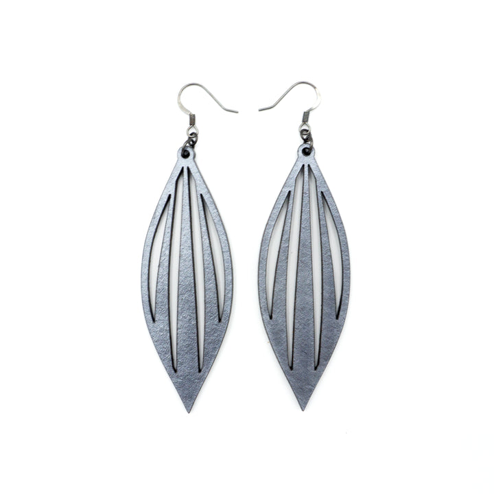 Petal 04 [L] // Leather Earrings - Silver - LIGHT RAZOR DESIGN STUDIO