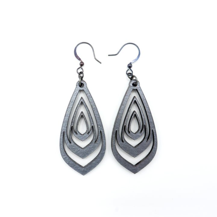 Gem Point 07 [M] // Leather Earrings - Silver - LIGHT RAZOR DESIGN STUDIO