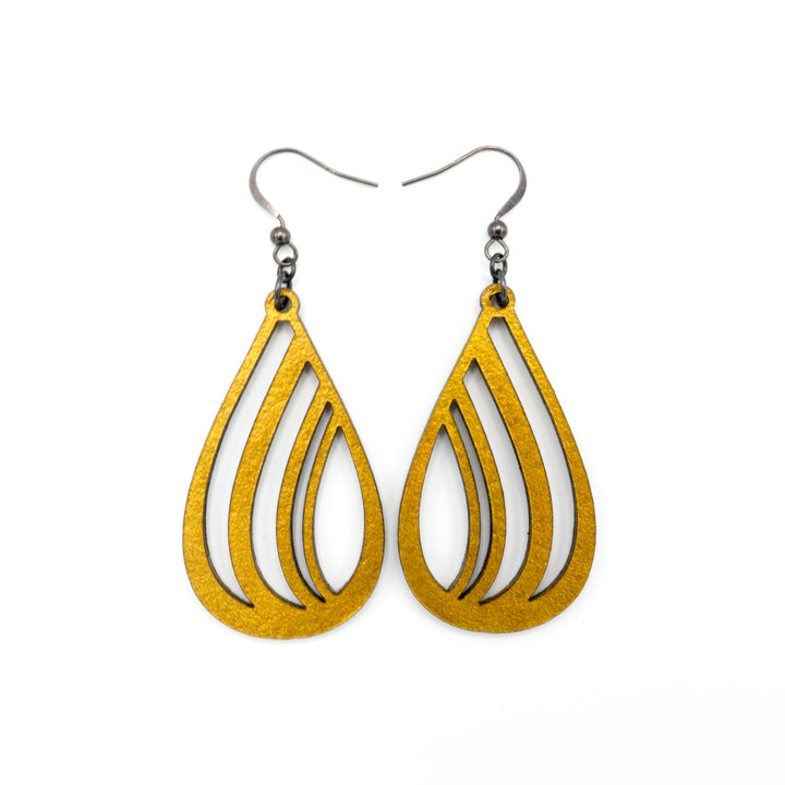 Drop 02 [S] // Leather Earrings - Gold - LIGHT RAZOR DESIGN STUDIO