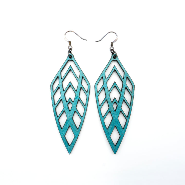 Arrowhead 02 [L] // Leather Earrings - Turquoise Pearl - LIGHT RAZOR DESIGN STUDIO