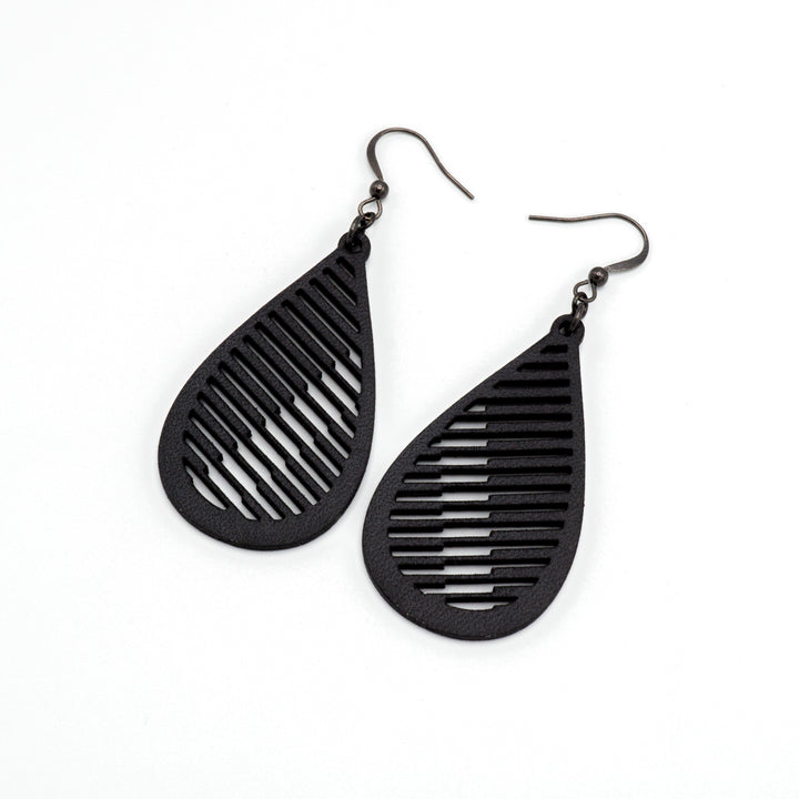 Drop 06 [S] // Leather Earrings - Black - LIGHT RAZOR DESIGN STUDIO