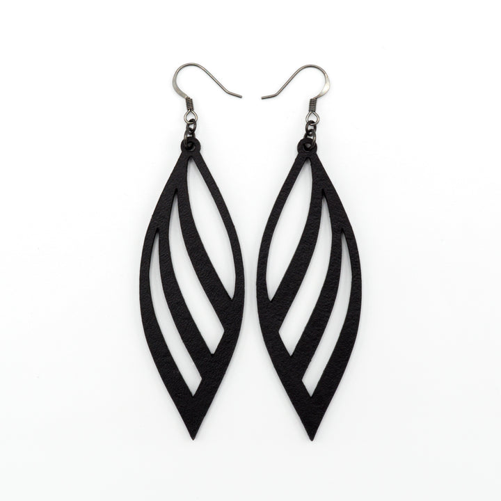 Petal 01 [L] // Leather Earrings - Black - LIGHT RAZOR DESIGN STUDIO